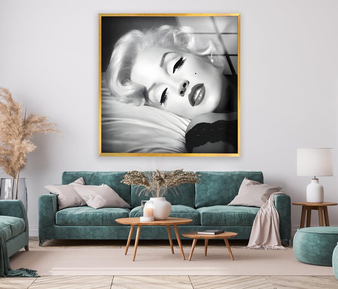 Glamorous Marilyn Monroe Glass Wall Art - Classic Hollywood Style
