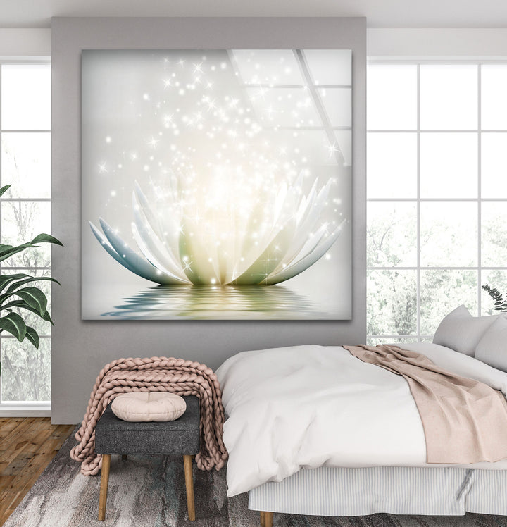 Leuchtende Lotusblüte – Funkelnd weiße Glaswandkunst