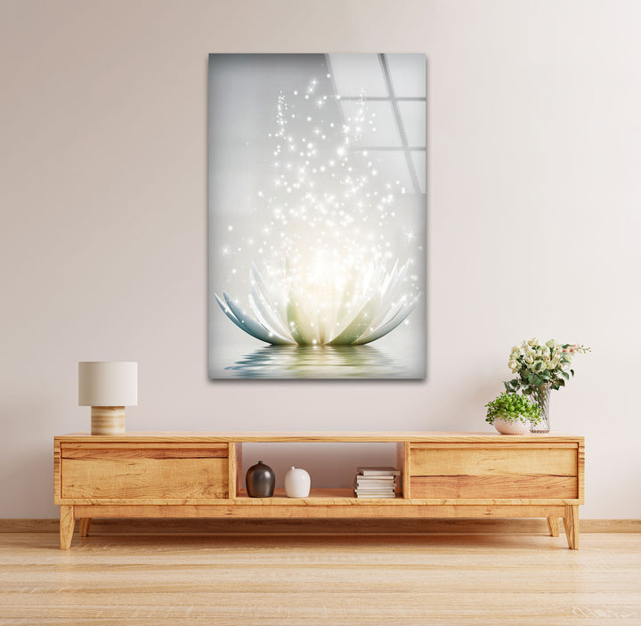 Leuchtende Lotusblüte – Funkelnd weiße Glaswandkunst
