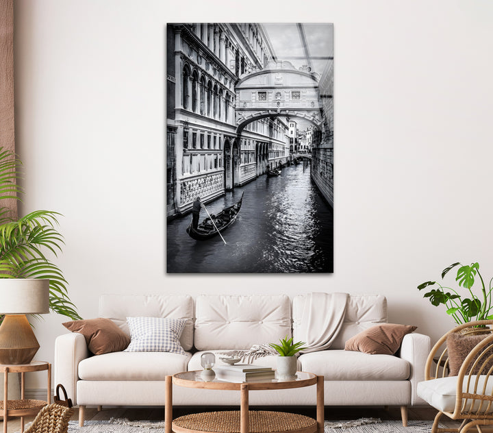 Gondelfahrt in Venedig – Schwarz-Weiß-Wandbild mit der Seufzerbrücke
