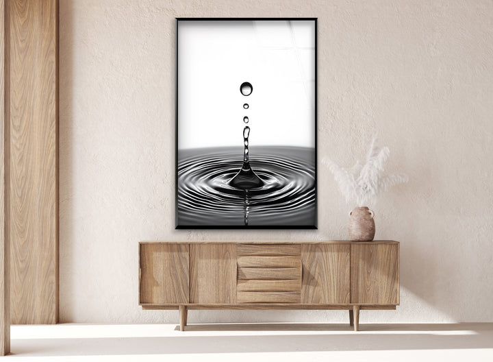 Modern water drop in high-contrast black-and-white, printed on durable glass.
