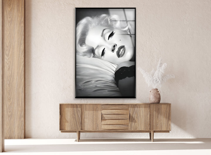 Retro Marilyn Monroe Artwork - Stunning Black & White Glass Wall Decor
