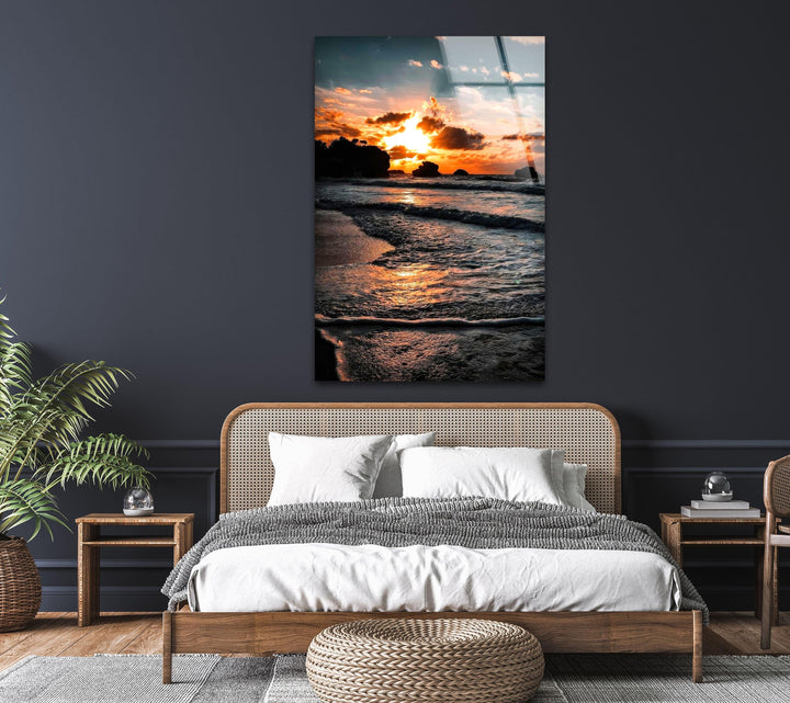 Gorgeous golden sunset reflecting over tranquil waters, offering a soothing atmosphere.
