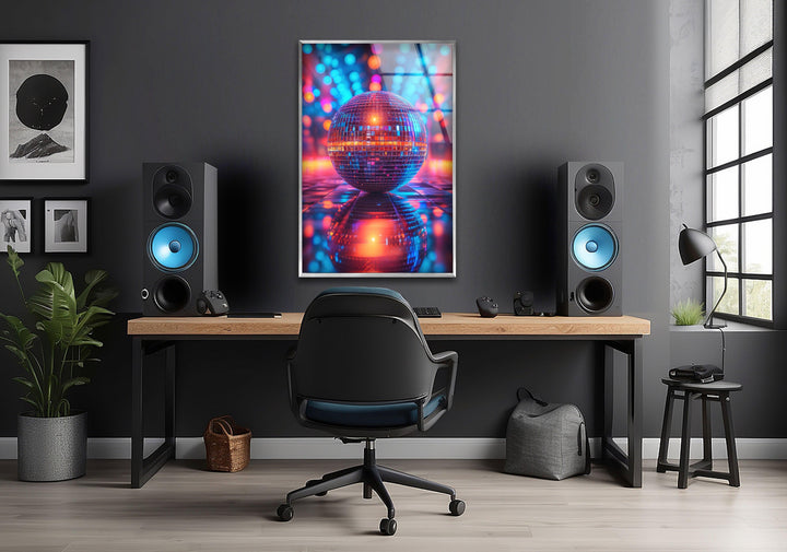 Cool Wall Decor & Glass Art
