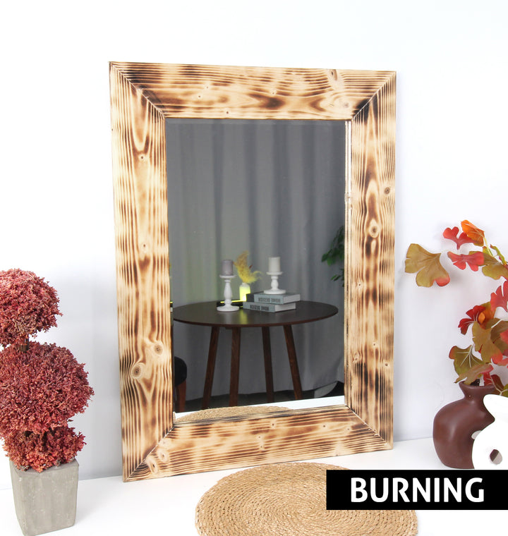 Brauner Wandspiegel aus Holz