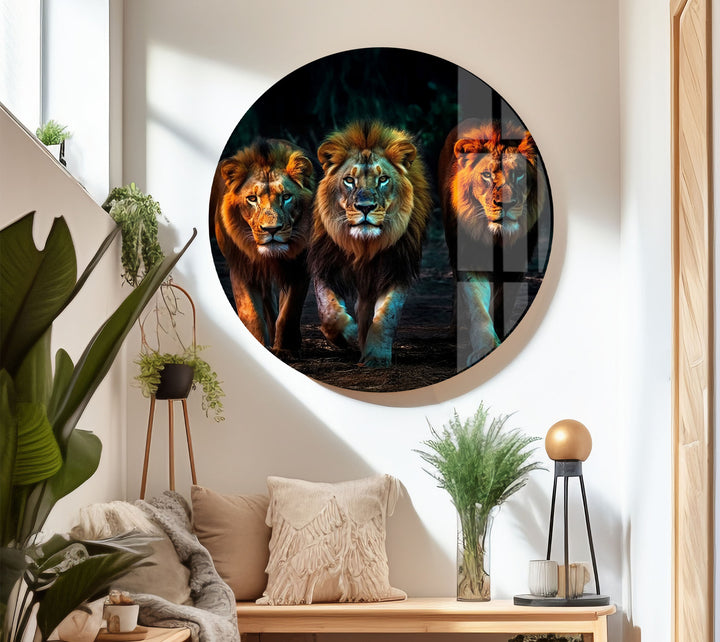 Dreifache Löwenmajestät Wandkunst – Kraftvoller Wildlife-Glasdruck 