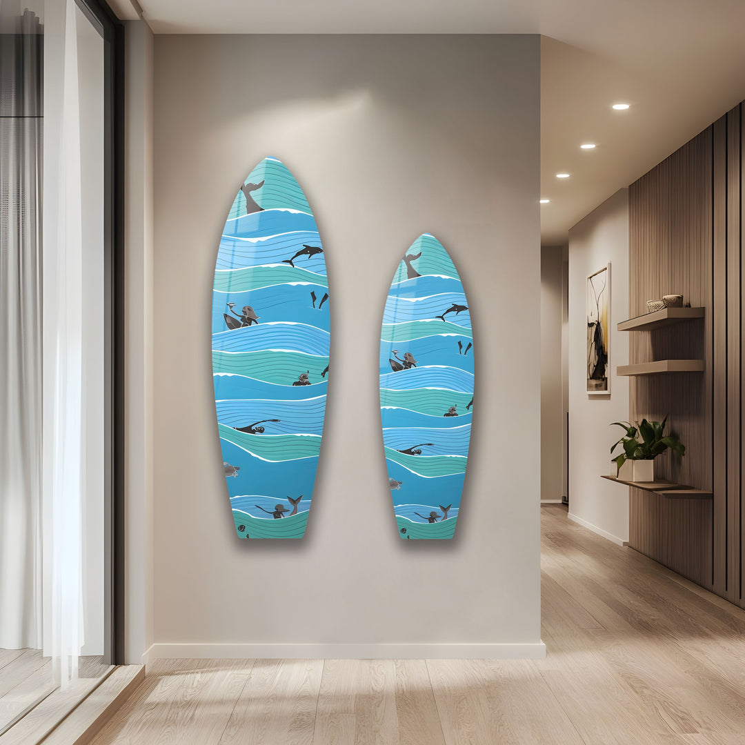 Wandkunst mit Surfbrett-Motiven im Meeresdekor