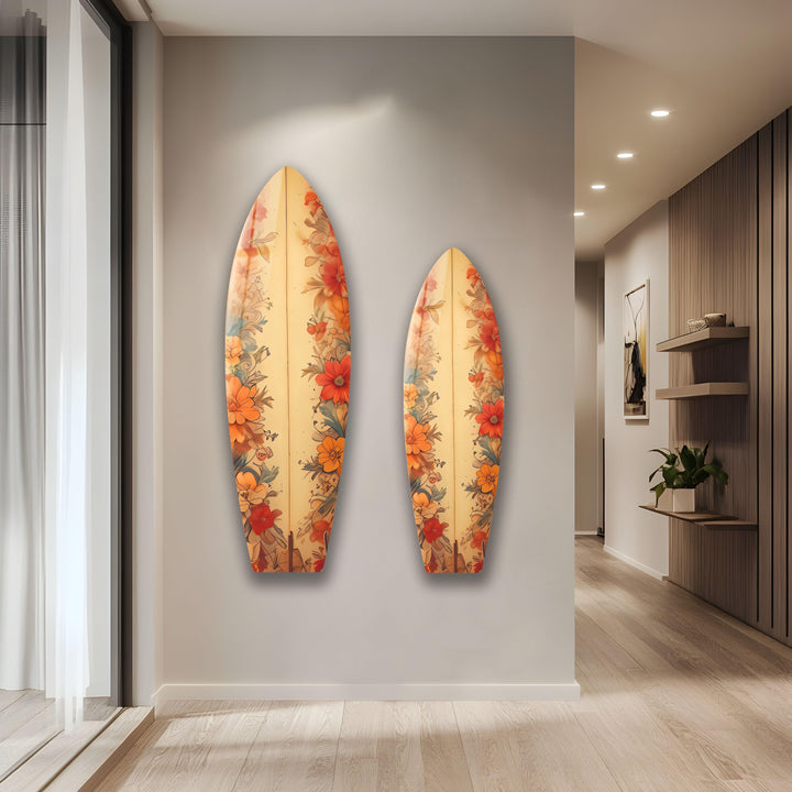 Beige tropische Blumen Surfbrett Wandkunst