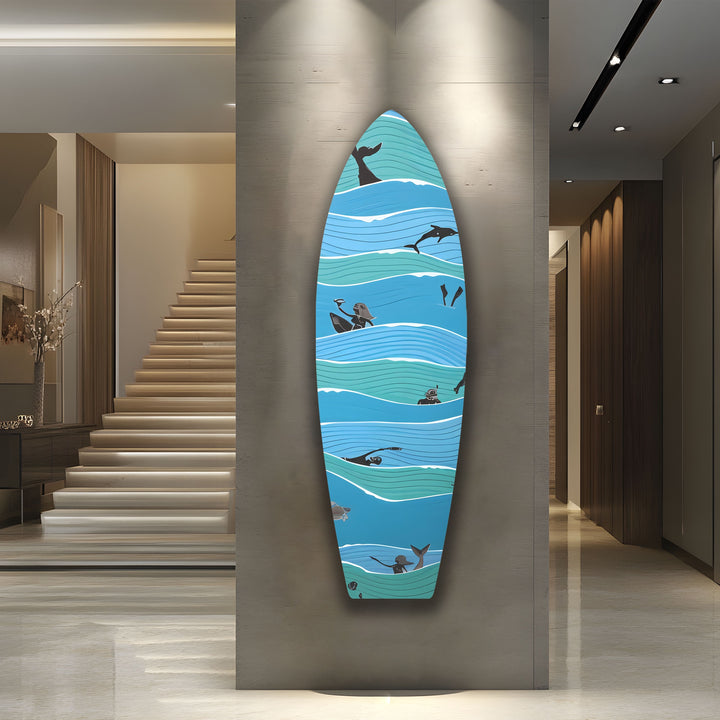 Wandkunst mit Surfbrett-Motiven im Meeresdekor