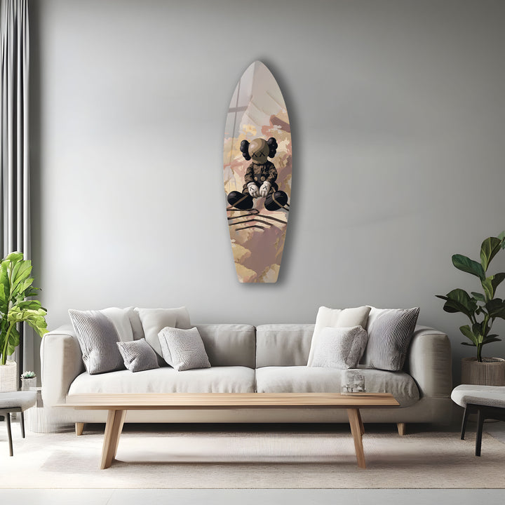 Minimalistische, von Kaws inspirierte Surfbrett-Wandkunst – Urban Street Figurine Design