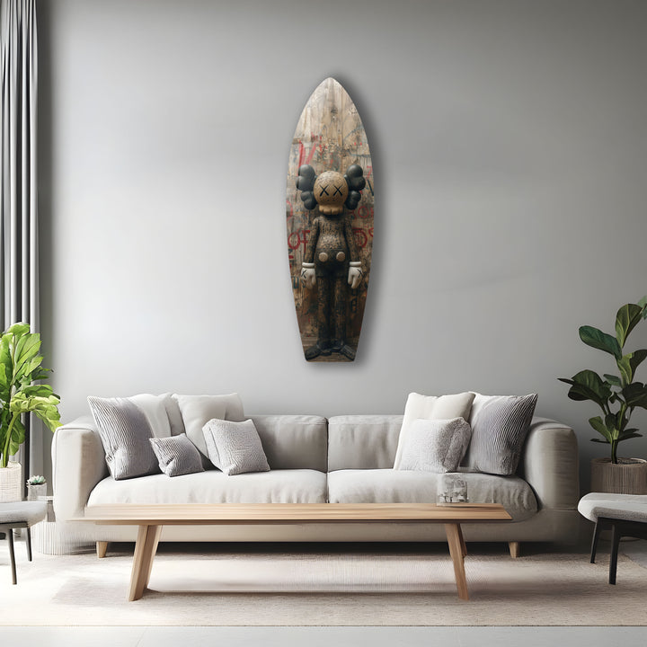 Von Kaws inspirierte Surfbrett-Wandkunst – Urban Graffiti &amp; Figurendesign