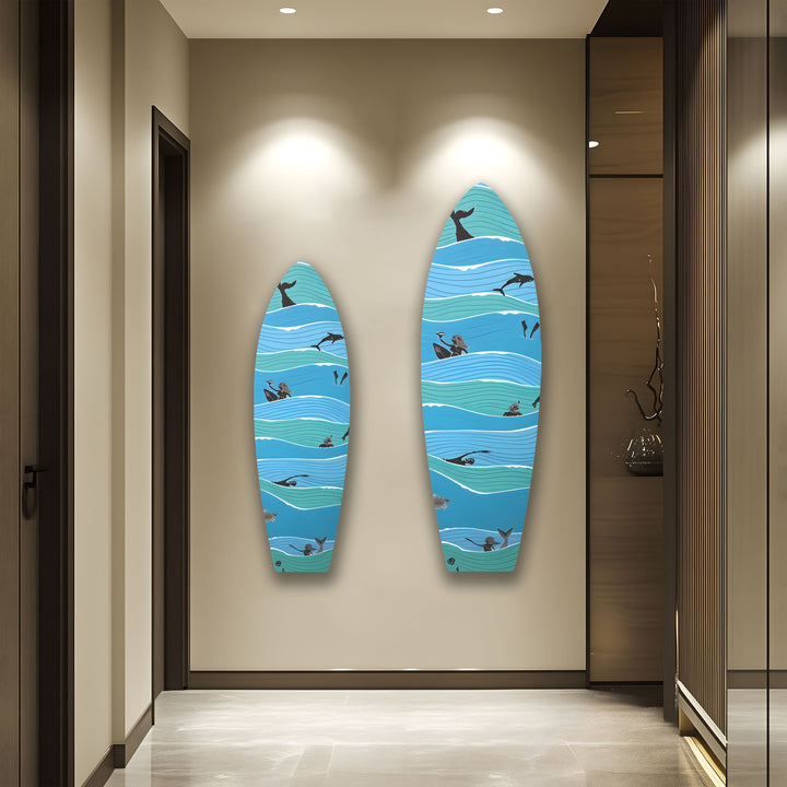 Wandkunst mit Surfbrett-Motiven im Meeresdekor