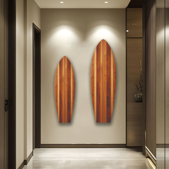 Featuring high color saturation, these decorative wall art surfboards showcase natural wood grain, adding warmth and detail to the hallway decor.