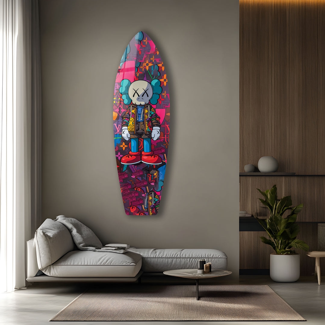 Von Kaws inspirierte Surfbrett-Wandkunst – Farbenfrohes Graffiti- und Figurendesign