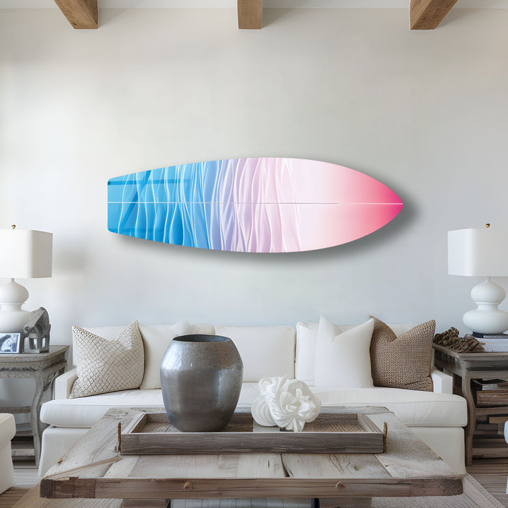 Surfbrett-Wandkunst in sanften Rosatönen