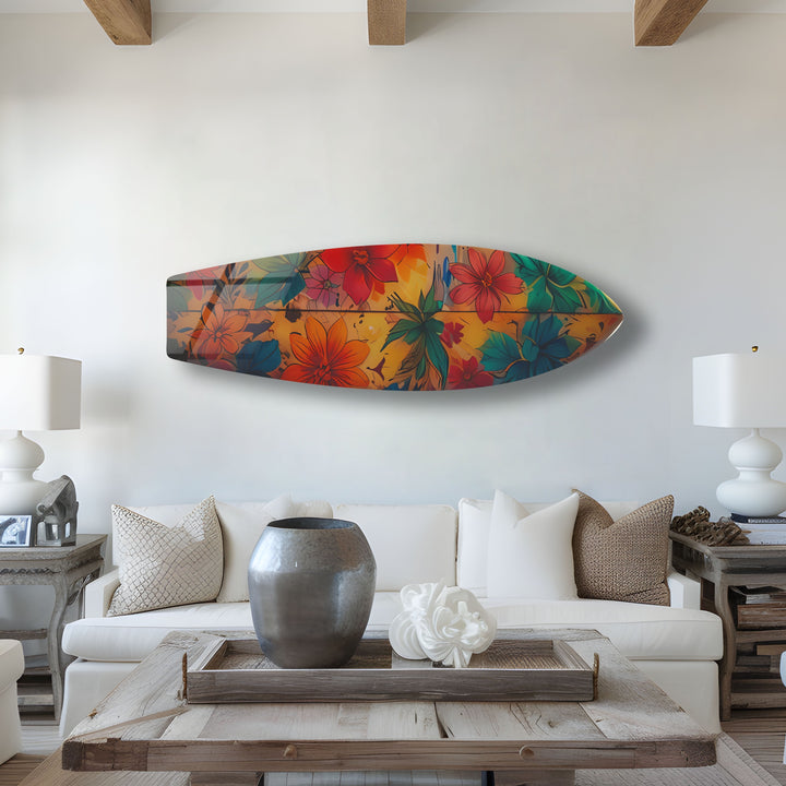 Wandkunst mit Surfbrett und blauen und roten Blumen