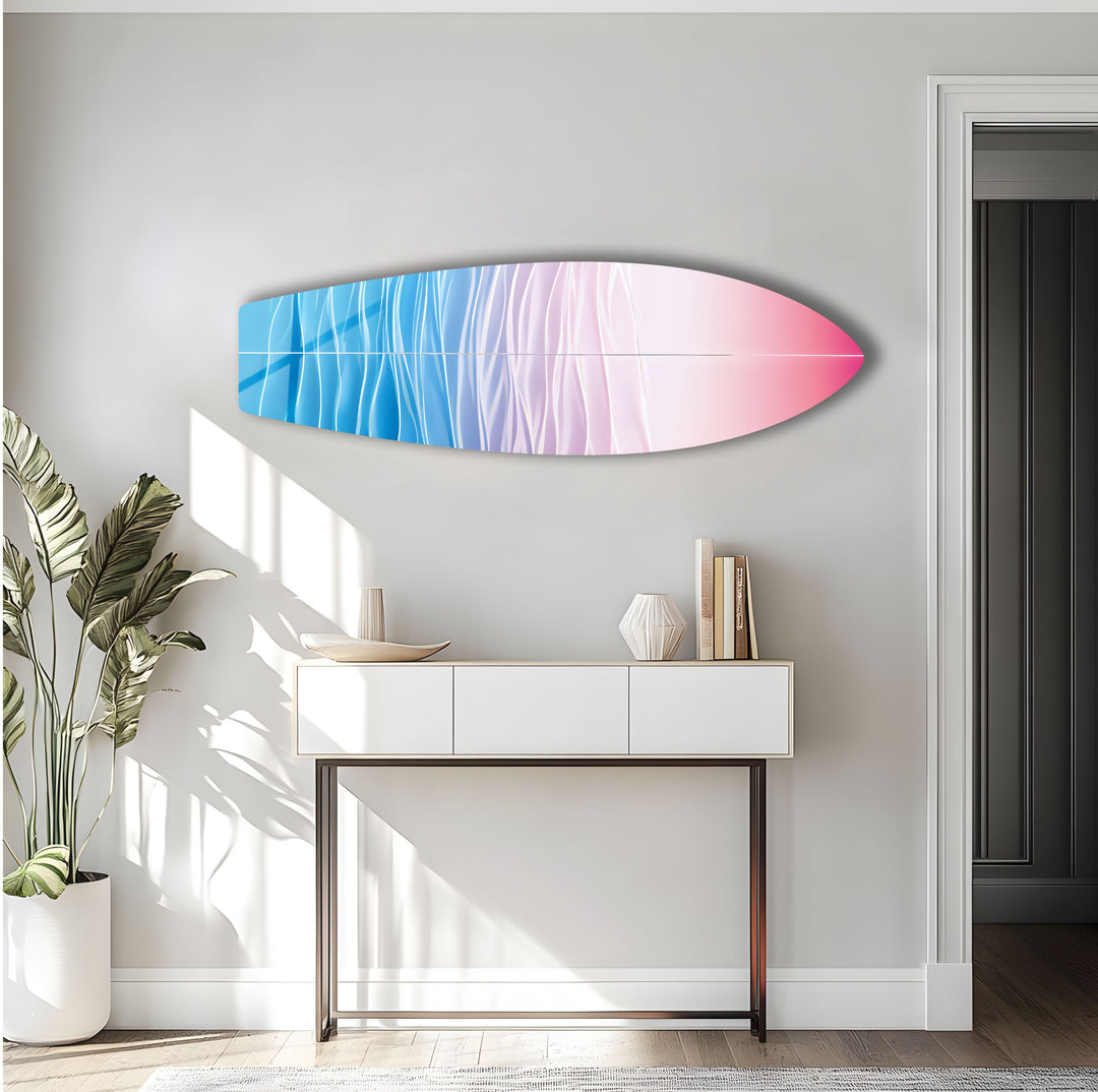 Surfbrett-Wandkunst in sanften Rosatönen