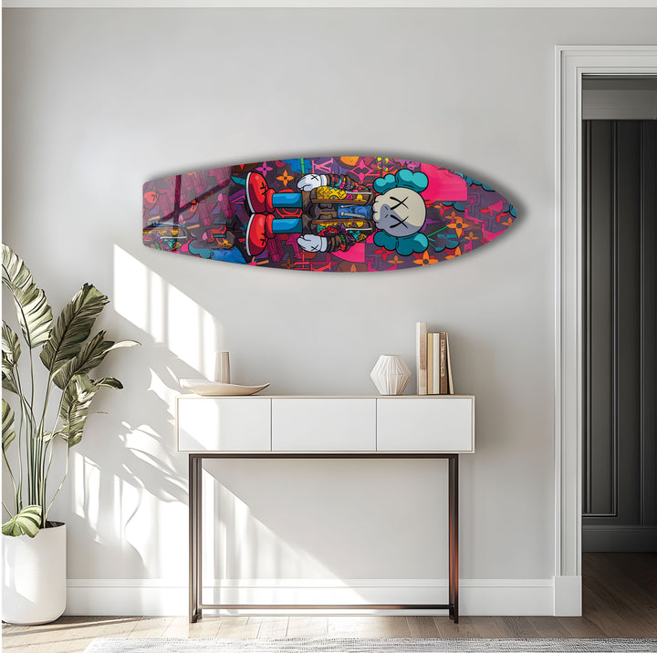 Von Kaws inspirierte Surfbrett-Wandkunst – Farbenfrohes Graffiti- und Figurendesign