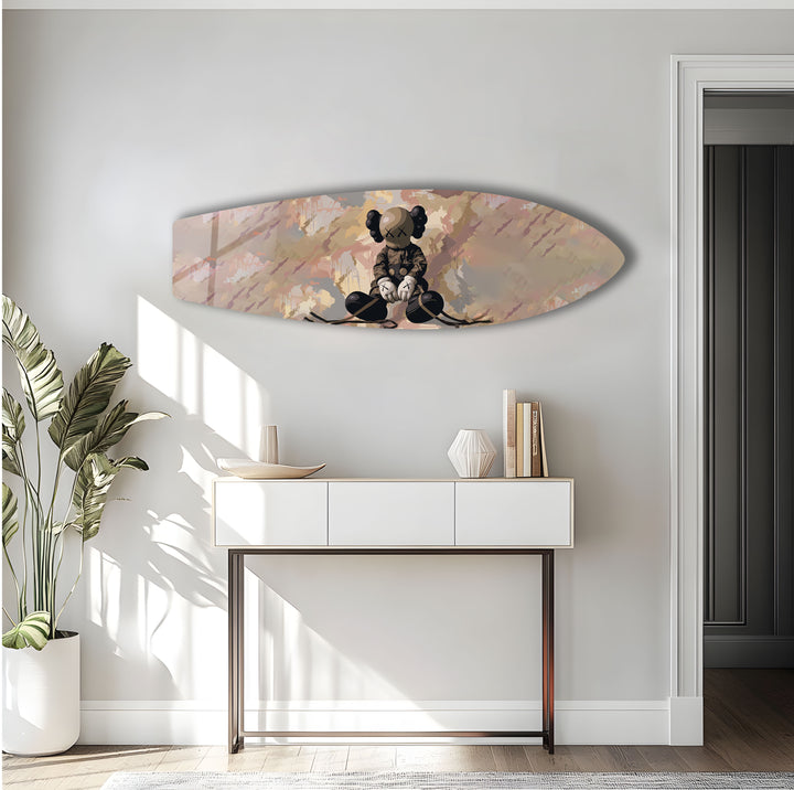 Minimalistische, von Kaws inspirierte Surfbrett-Wandkunst – Urban Street Figurine Design