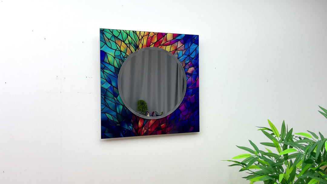 Bunt gebeizter runder Wandspiegel