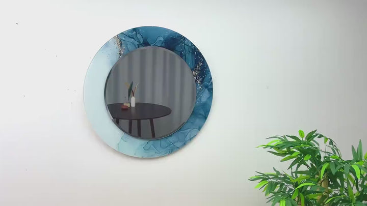 Runde Wandspiegel in Weiß und Blau
