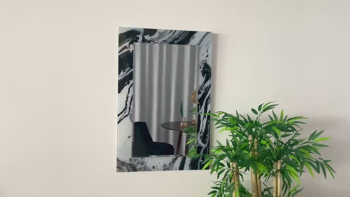Schwarz-weißer Marmor-Wandspiegel