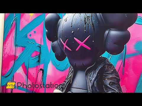 Kaws trägt Nike Glaswandkunst
