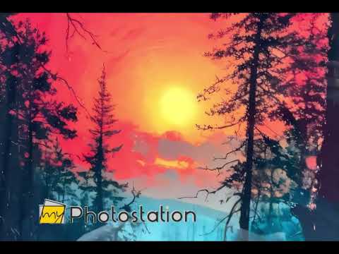 Ätherische Zwillingsmond-Glaswandkunst: Ein mystischer Waldsonnenuntergang