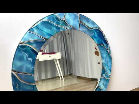 Blaue Wandspiegel im glänzenden Marmordesign