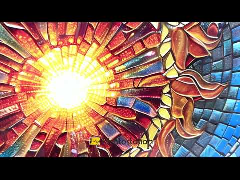 Solar Flow – Blue and Gold Mosaic Round Glass Wall Art