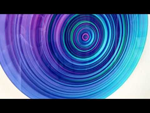 Abstrakte runde Glaswandkunst mit Spirale in Lila und Blau