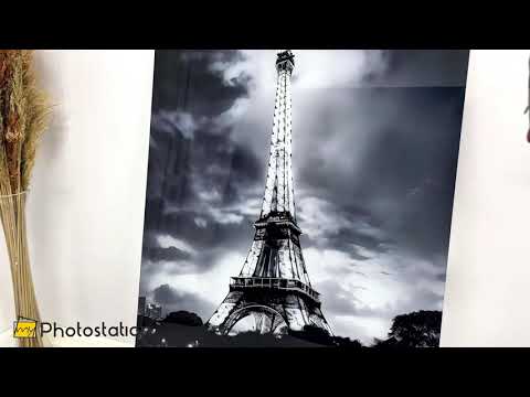 Schwarz-weiße Glaswandkunst mit Paris-Eiffel-Landschaft
