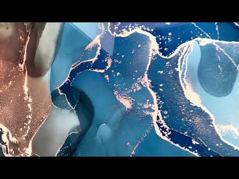 Wandkunst aus blau-braunem Marmorglas