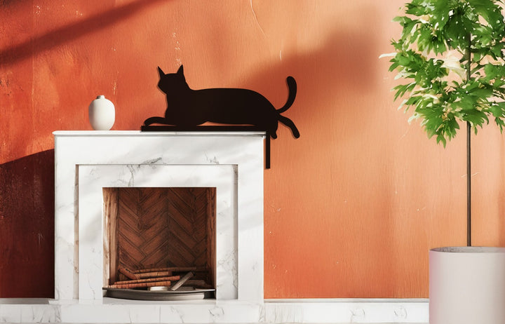 Elegant feline silhouette metal wall décor for cat lovers