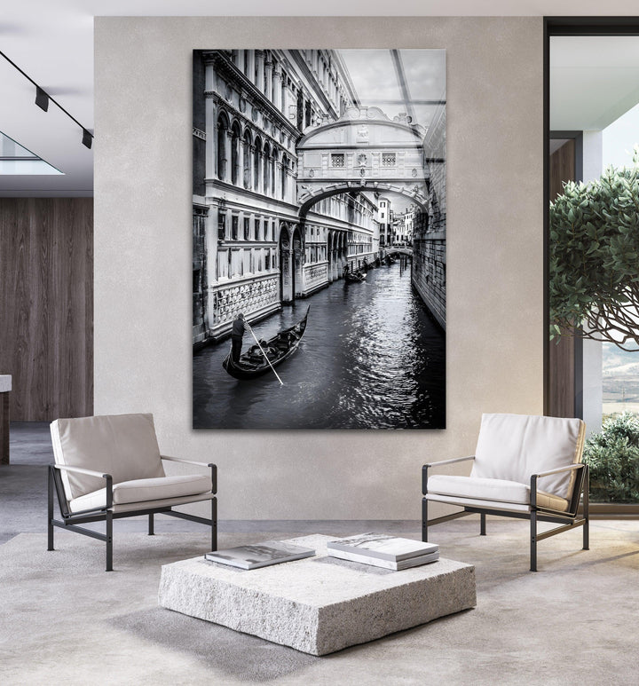 Dramatic monochrome Venice architecture and gondola artwork on tempered glass.