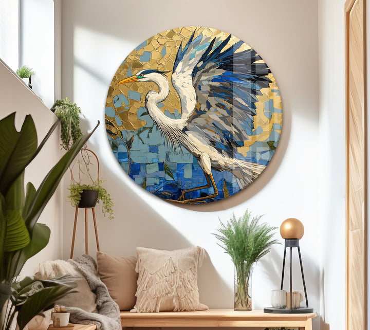 Flügel aus Gold – Mosaikreiher im Flug, Glaswandkunst