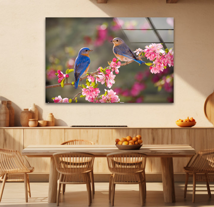 Blaumeisen auf blühendem Baum, Glaswandkunst – Frühlingsnaturszene