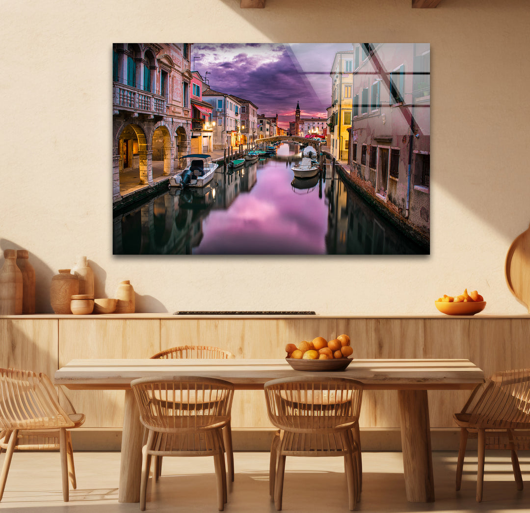 Glaswandkunst am Kanal von Venedig – Romantische Sonnenuntergangsreflexionen