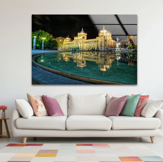 Crafted with impeccable clarity, the Valladolid art from glass showcases an 8K ultra-HD print of a historic building, mirrored beautifully in a tranquil water surface.