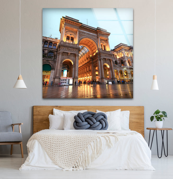 Mailänder Glaswandkunst – Galleria Vittorio Emanuele II in der Abenddämmerung