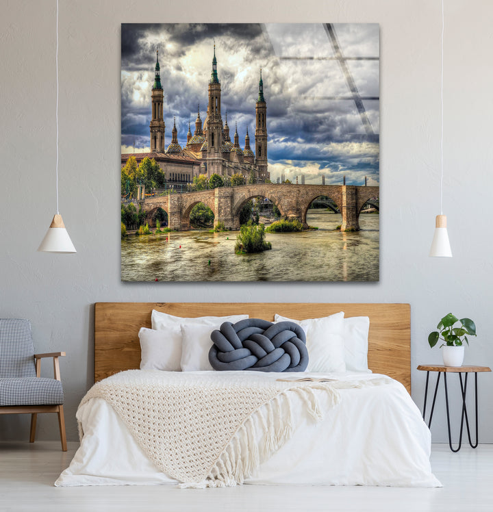 Glaswandkunst mit Skyline von Zaragoza – Basilica del Pilar und Steinbrücke