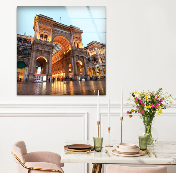 Mailänder Glaswandkunst – Galleria Vittorio Emanuele II in der Abenddämmerung
