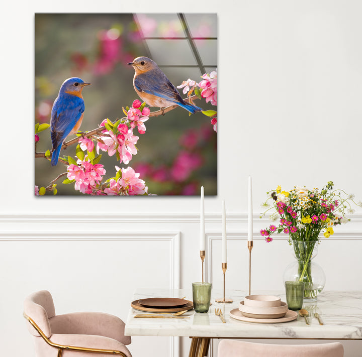 Blaumeisen auf blühendem Baum, Glaswandkunst – Frühlingsnaturszene