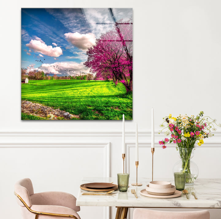 Frühlingswiese Glaswandkunst – Lebendige Landschaft &amp; blühende Bäume