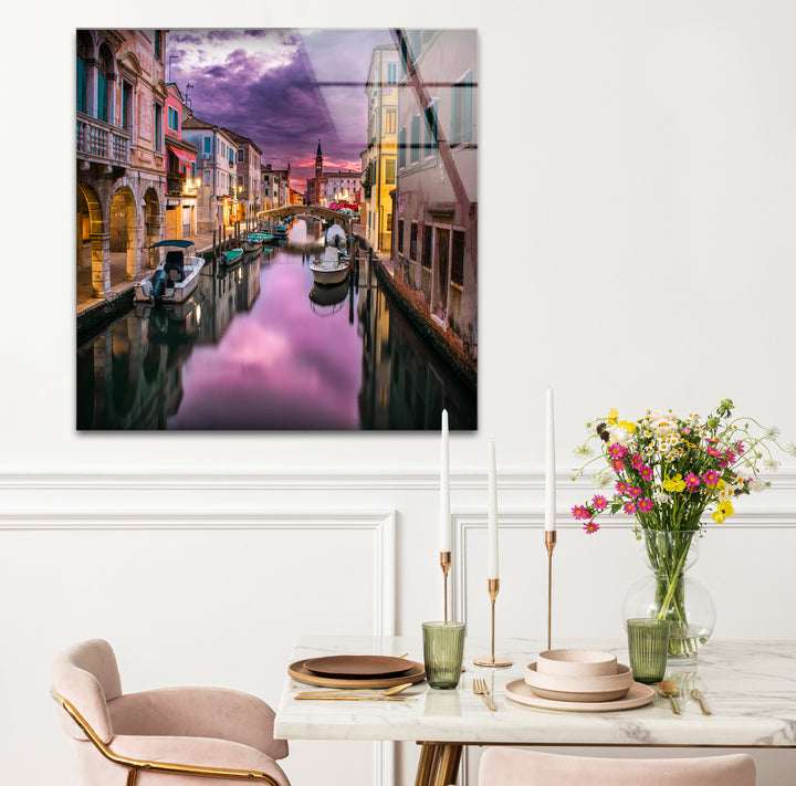 Glaswandkunst am Kanal von Venedig – Romantische Sonnenuntergangsreflexionen
