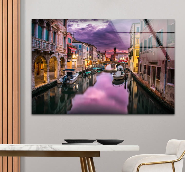Glaswandkunst am Kanal von Venedig – Romantische Sonnenuntergangsreflexionen