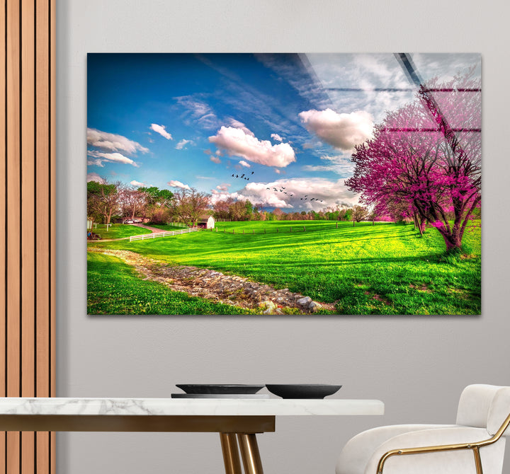Frühlingswiese Glaswandkunst – Lebendige Landschaft &amp; blühende Bäume