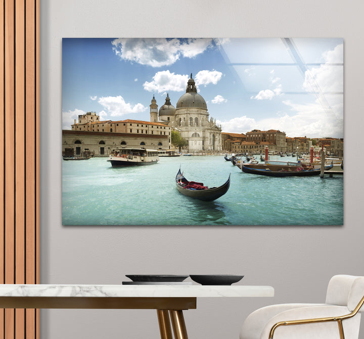 Glaswandkunst in Venedig – Blick auf den Canal Grande und die Gondel der Basilika