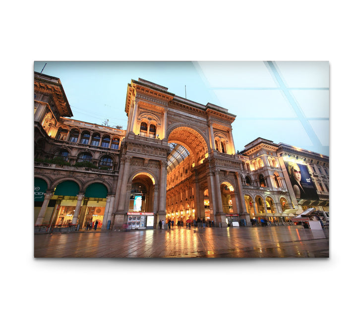 Mailänder Glaswandkunst – Galleria Vittorio Emanuele II in der Abenddämmerung