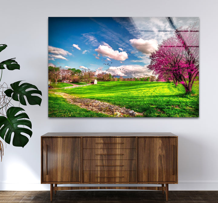 Frühlingswiese Glaswandkunst – Lebendige Landschaft &amp; blühende Bäume